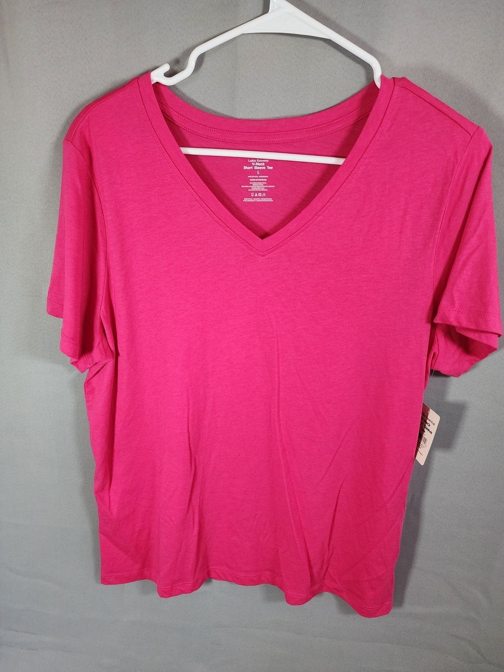 Member's Mark V-Neck Short Sleeve Tee in Hot Pink